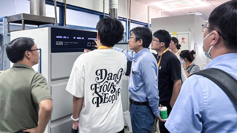 2025年汽车材料耐候老化与光照测试技术培训实验室参观
